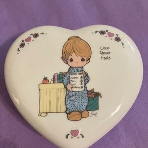 Adorable Precious Moments china trinket heart shaped box!